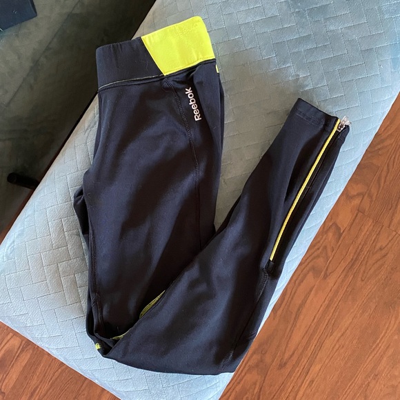 Reebok Pants - Size small Reebok leggings